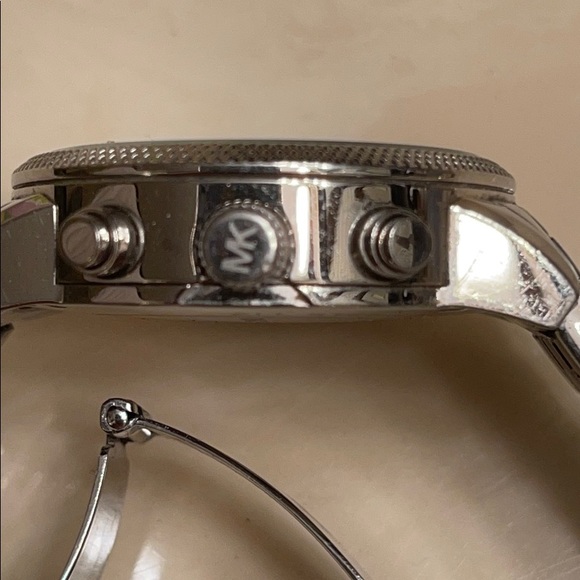 Michael Kors Watch - Picture 4 of 5